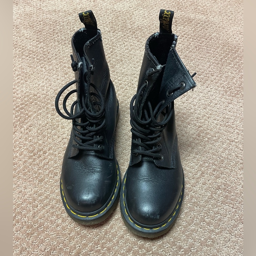 Doc Martens Airwalk boot (USED)